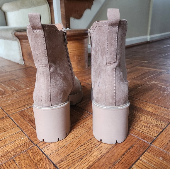 Universal Thread Women Ankle Boots Taupe Suede Chunky Heel Side Zip Lug Sole S-8 - Picture 6 of 12